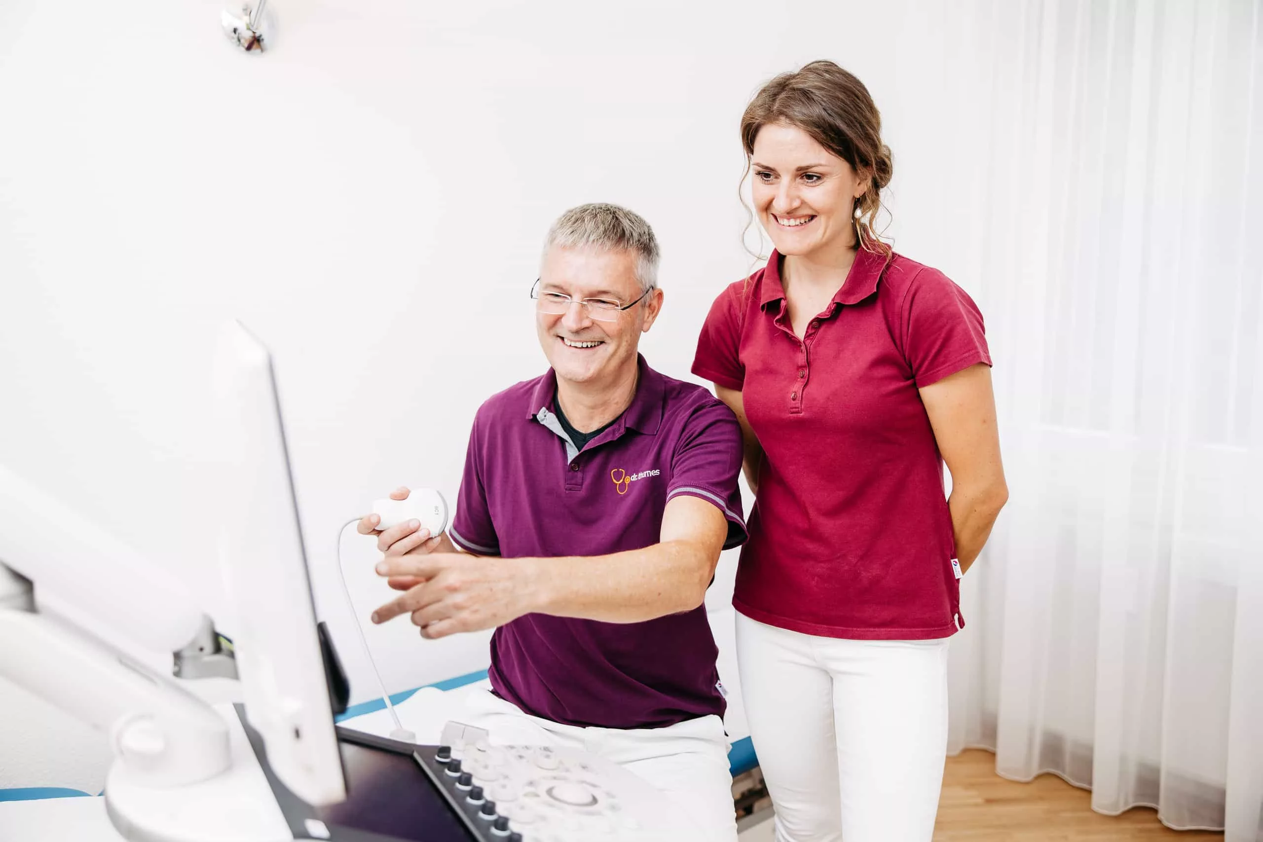 Dr. Thurnes und seine Mitarbeiterin